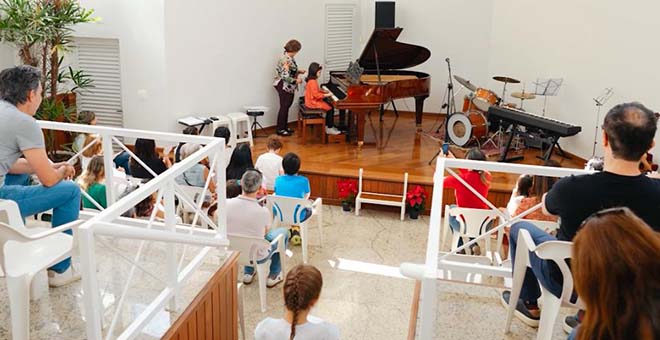 escola de musica em pinheiros sao paulo com salão de apresentação